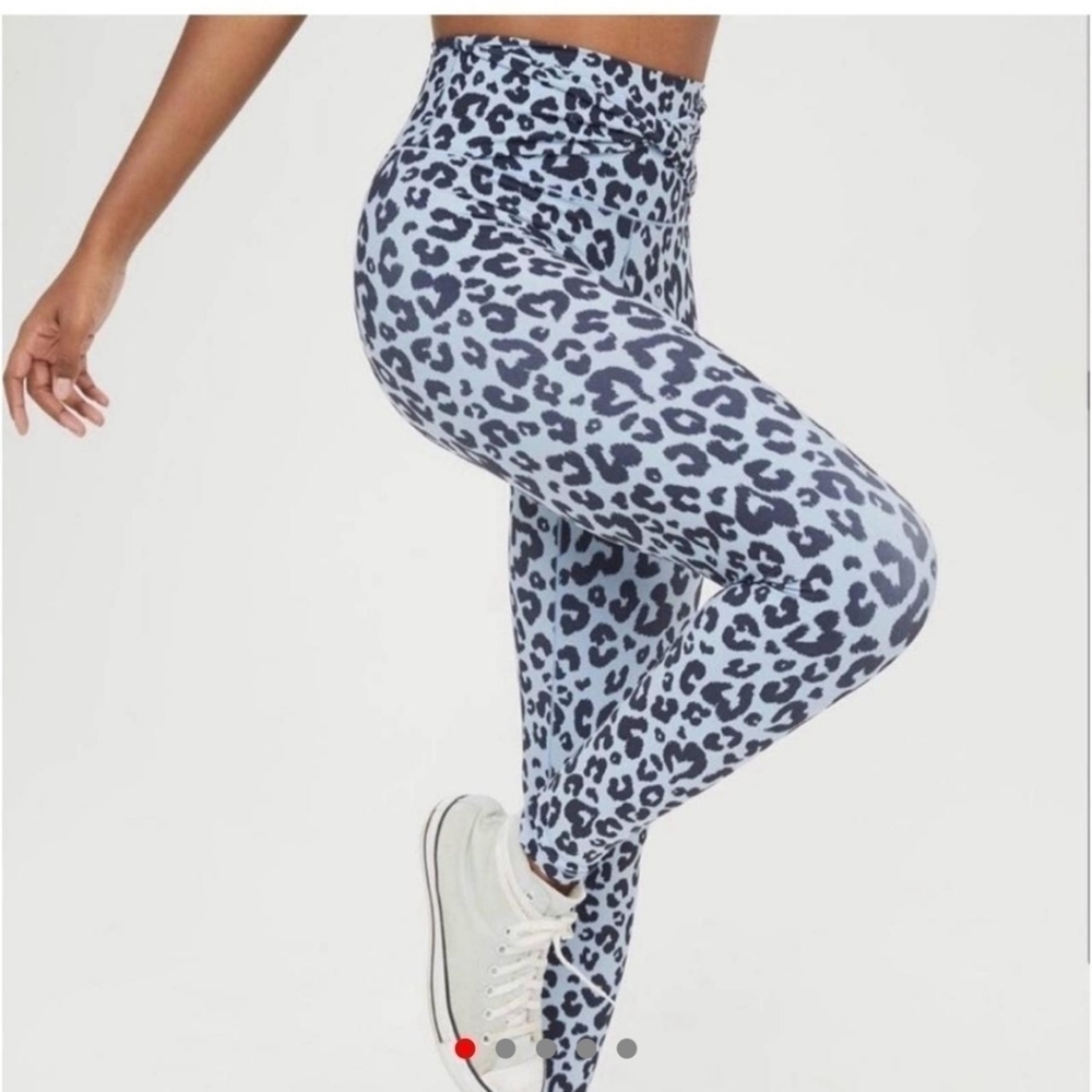 Aerie chill play move